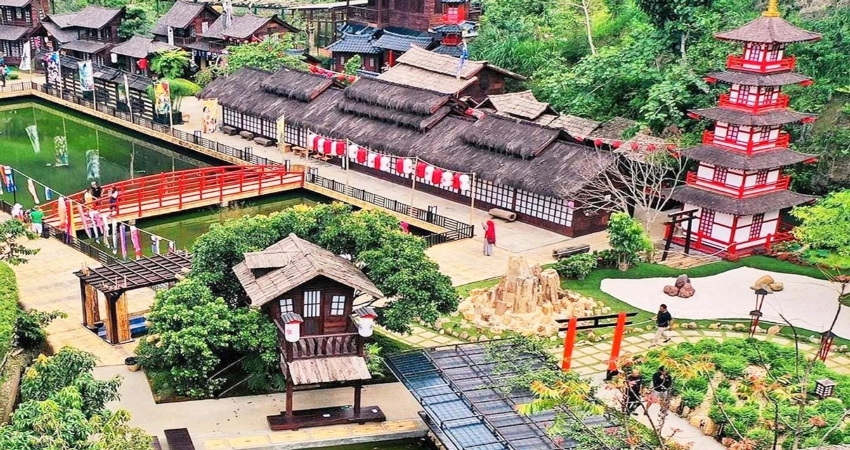 5D4N Halfboard Jakarta Bandung Muslim Private Tour